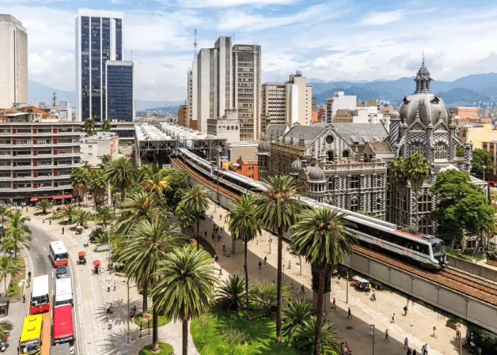 medellín colombia investand stay